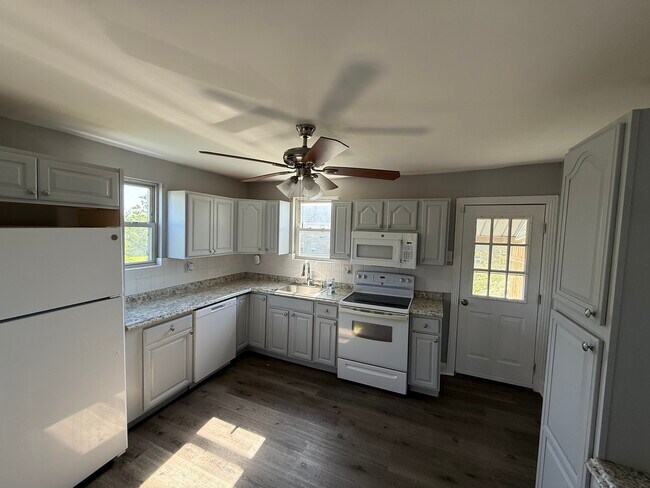 Cocina - 131 White Ave