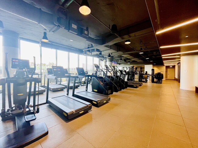 Building Photo - 211 N Harbor Dr