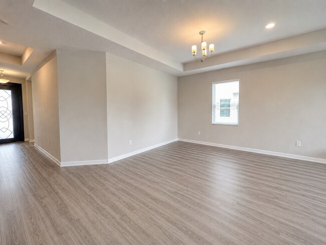 Building Photo - "Experience Tranquil Living: Stunning 3-Bed Lake View Home in Lakewood Ranch!"