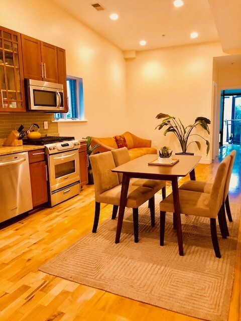 Foto principal - 1419 Girard St NW