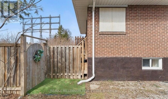 Building Photo - 1106 Haig Blvd