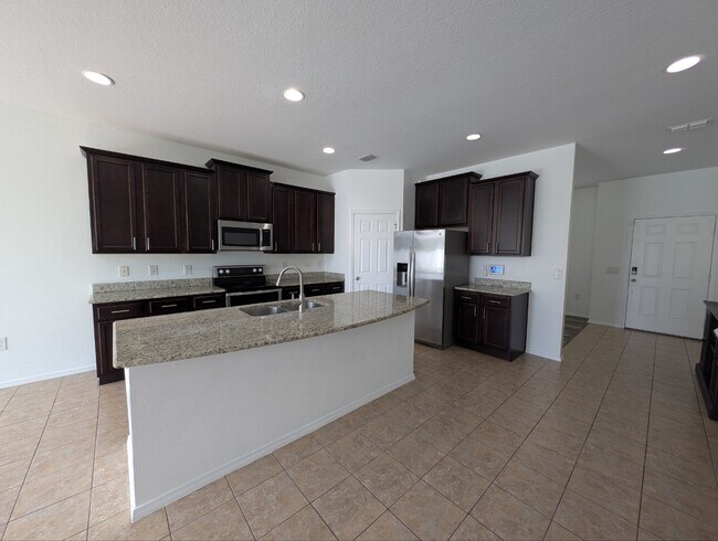 Building Photo - 15303 Stone House Dr