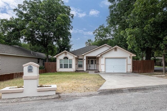 Building Photo - 201 Elises's Cir