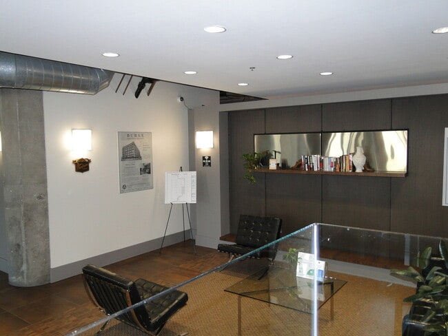 Building Photo - 3963 W Belmont Ave