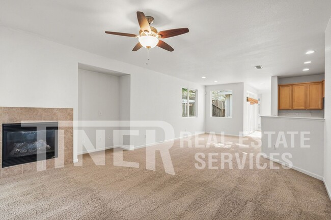 Foto del edificio - 7449 Thalia Ct