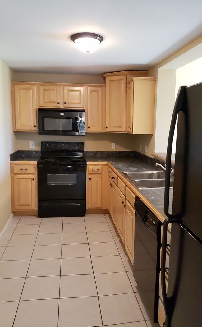 Building Photo - 2817 Elm Creek Dr