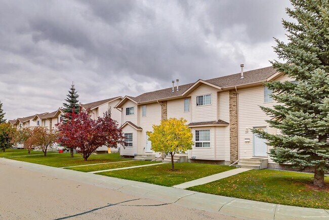 Building Photo - Kelloway Crescent Townhomes