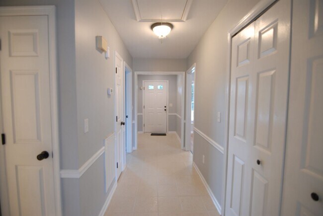 Foto del edificio - Fantastic one level 2 bedroom 2 bath Charl...