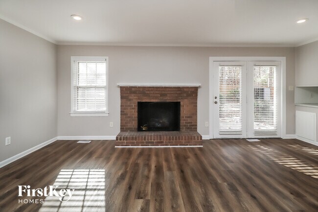 Foto del edificio - 639 Heatherly Rd