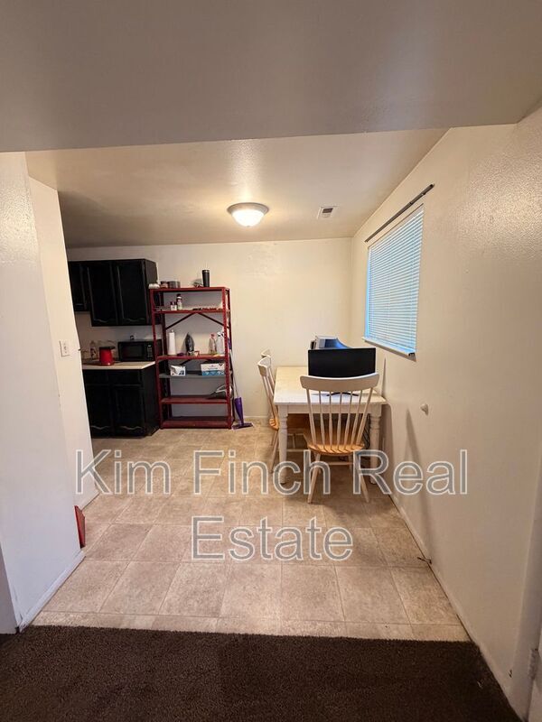 Building Photo - 735 S Stubbs Ave