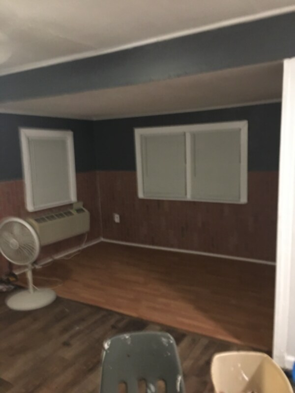 Building Photo - 15173 Oak Ln