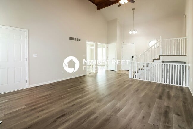 Foto del edificio - 3 Bedroom Pet-Friendly Home in LEES SUMMIT...
