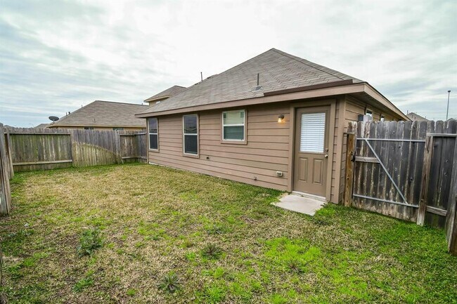 Foto del edificio - 5750 Kyle Cove Dr