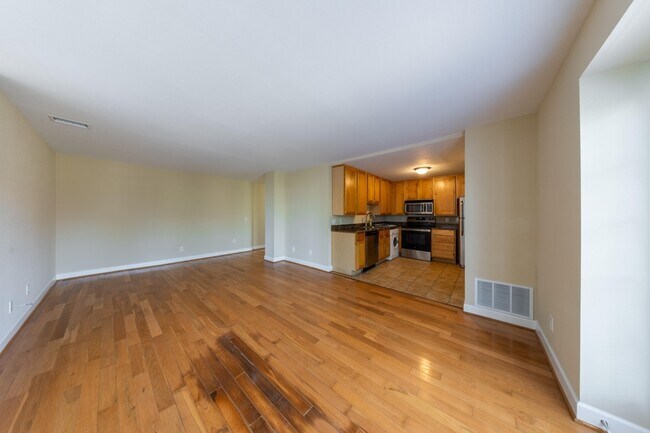Foto del edificio - 5630 Pershing Ave