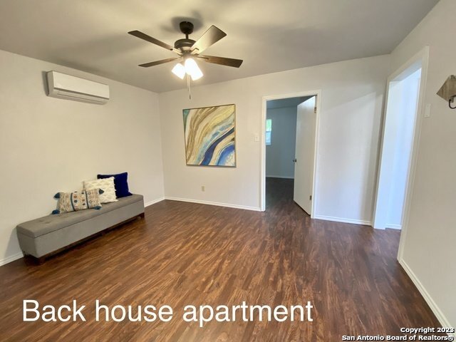 Primary Photo - Dignowity 2 Bedroom Detached Casita with P...