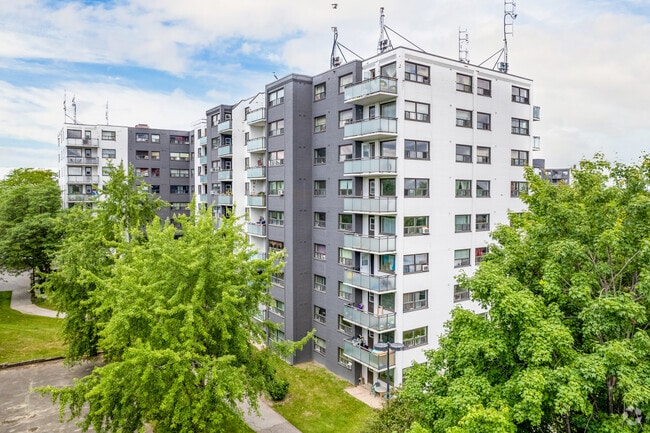 Building Photo - 65-85 Silver Springs Blvd