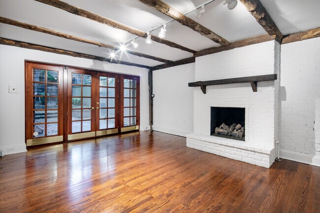 Building Photo - 117 E 91st St