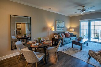Interior Photo - Charlestown on the Monon
