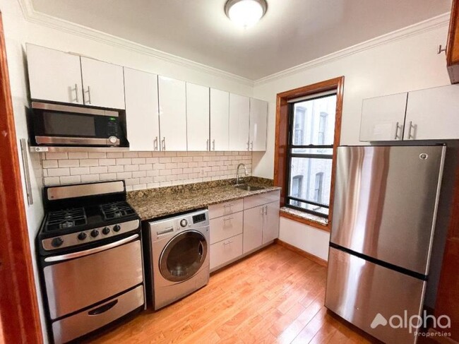 Building Photo - 3 bedroom in NEW YORK NY 10029