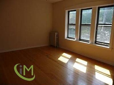 Primary Photo - 1529 1/2 W Estes Ave