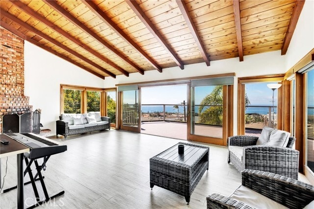 Foto del edificio - 5661 Ladybird Ln