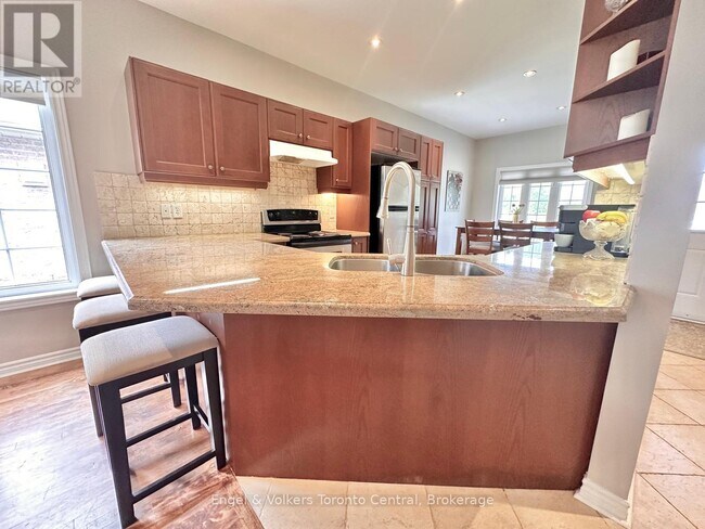 Photo du bâtiment - 26 Thomas Dr