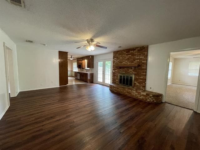 Building Photo - 705 White Oak Ln