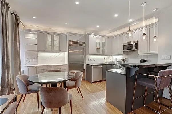 Foto del edificio - 260 W Broadway