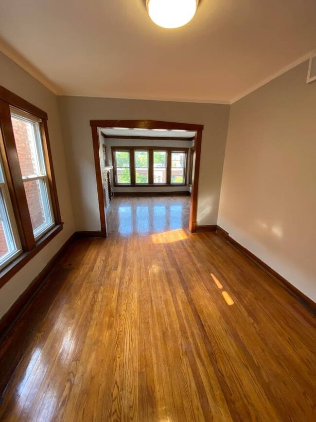 Building Photo - 2817 N Clybourn Ave