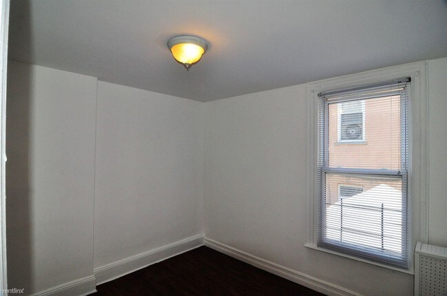 Foto del edificio - 3 br, 1 bath Apartment - 6728 Forest Ave