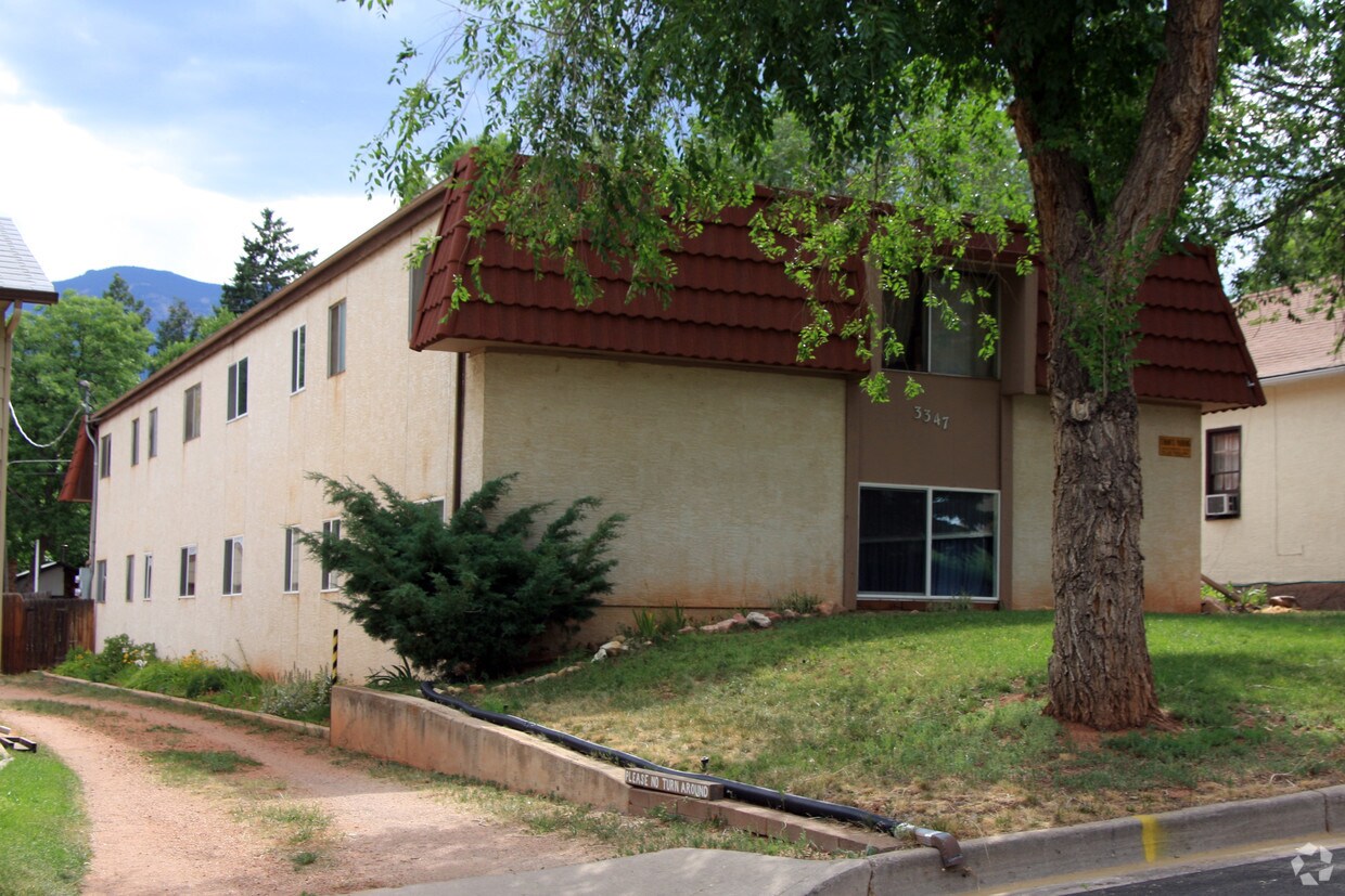 Building Photo - 3347 West Bijou