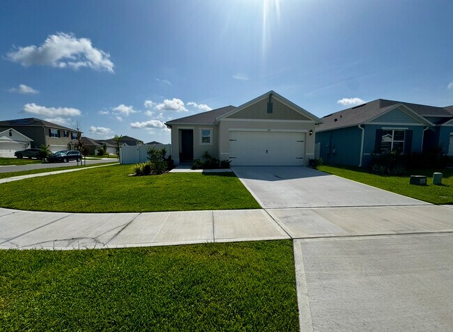 Building Photo - 1567 Barberry Dr