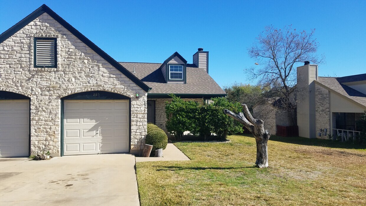 285 Mooring Cir, Lakeway, TX 78734 Townhome Rentals in Lakeway TX