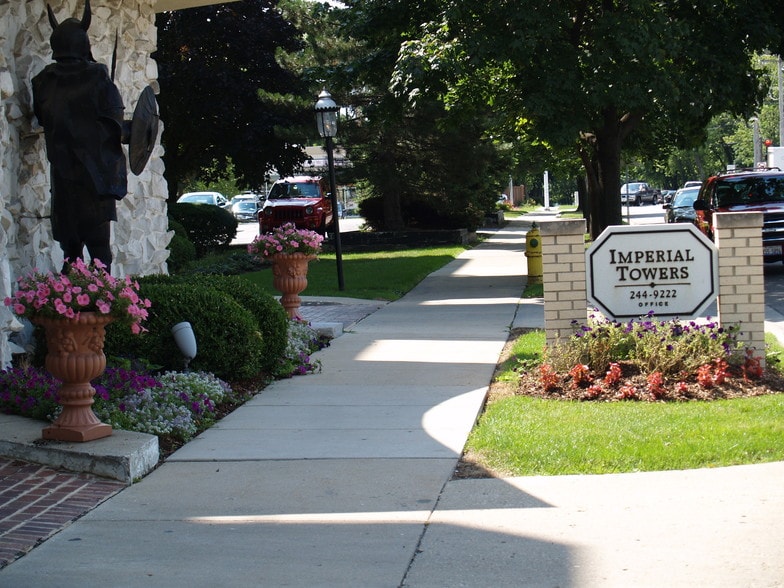 Imperial Tower Apartments Rentals Waukegan, IL
