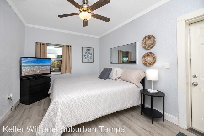 Foto del edificio - 3 br, 2 bath House - 2443 52nd Ave n