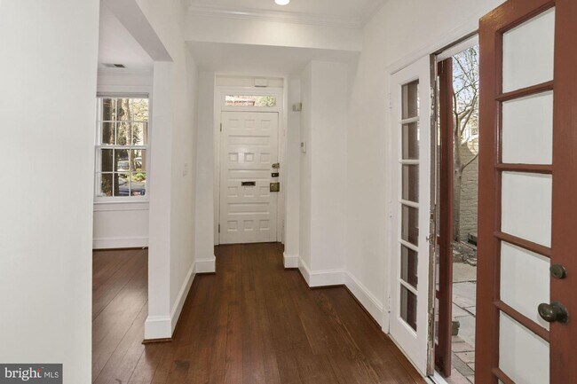 Building Photo - 1537 33rd St NW