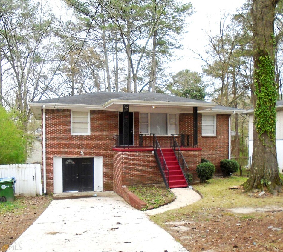 Foto principal - 629 Woods Dr NW