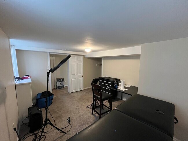 Foto del edificio - 5126 W Cullom Ave