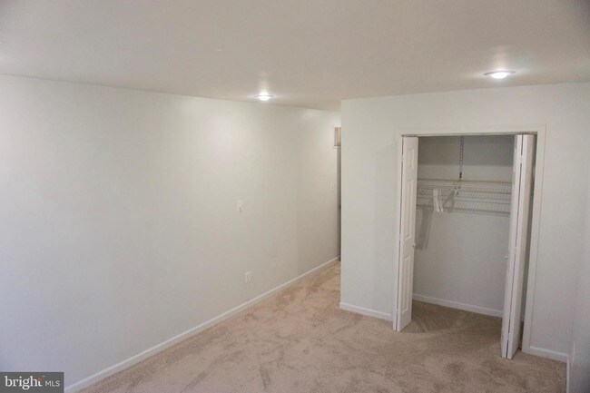 Building Photo - 1310 McHenry St