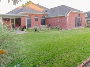 Building Photo - 3638 Desert Run Dr