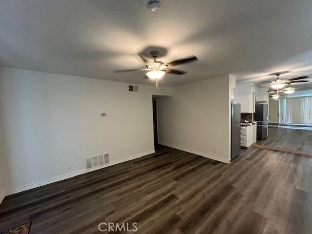 Foto del edificio - 45313 Sunset Ln