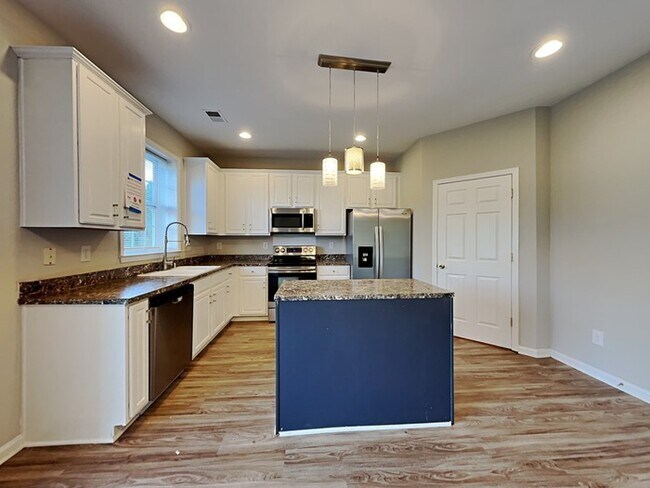 Building Photo - 5859 Crimson Oak Ct