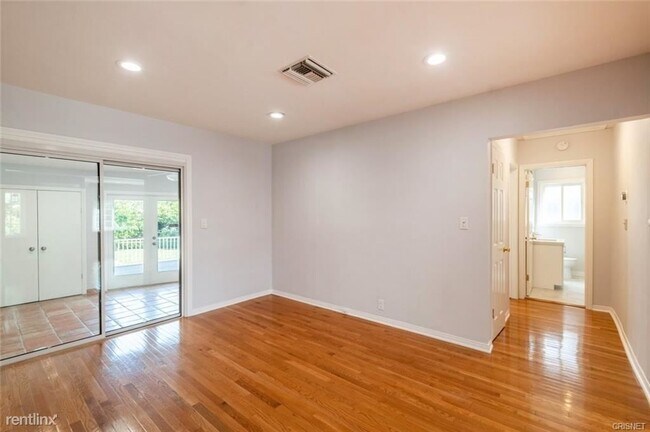 Building Photo - 4 br, 3 bath House - 1520 N Rose St