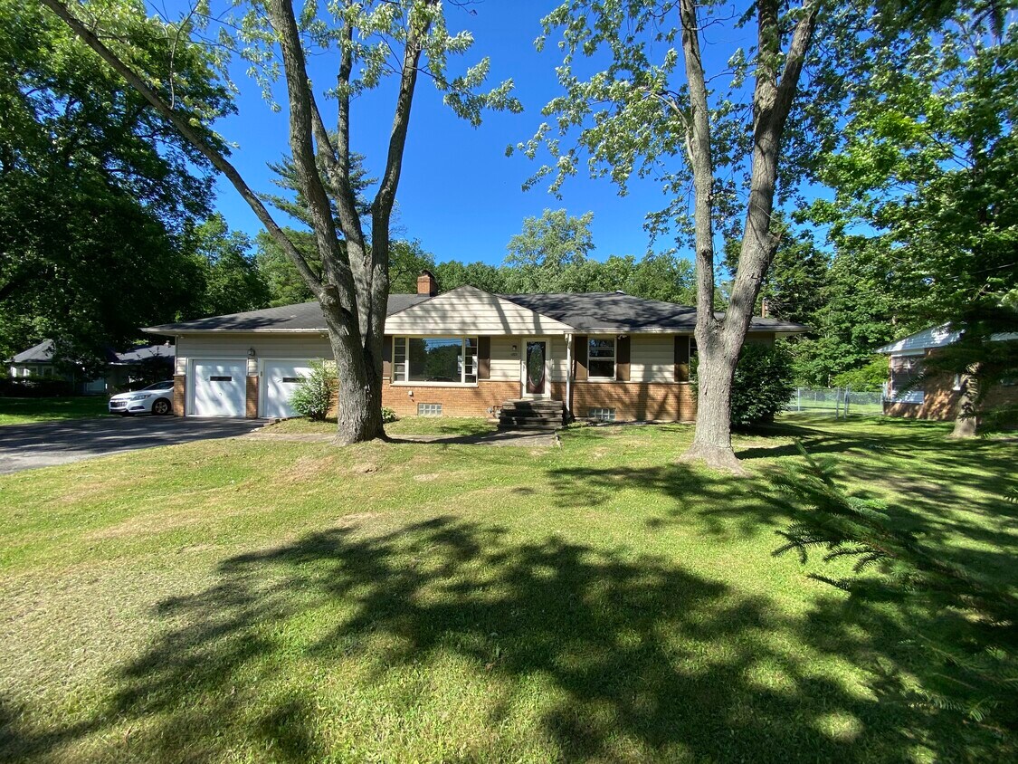 35245 Aurora Rd, Solon, OH 44139 House Rental in Solon, OH