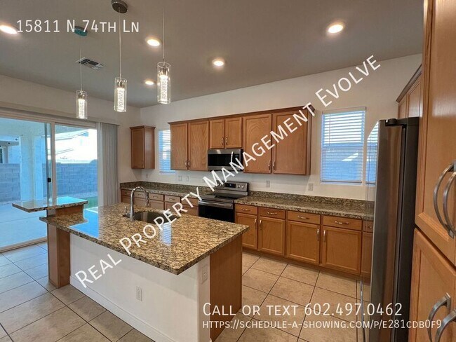 Foto del edificio - Amenities Galore!!