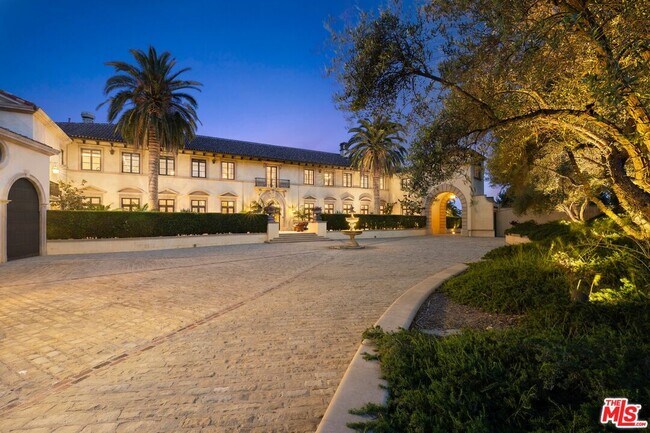Foto del edificio - 75 Beverly Park Ln
