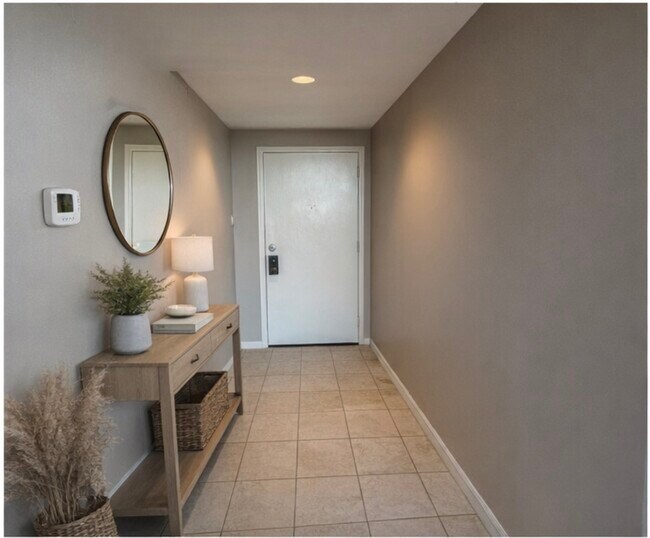 Pasillo - 15 Greenway Plz