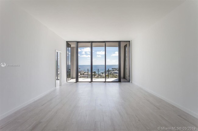 Building Photo - 2821 S Bayshore Dr