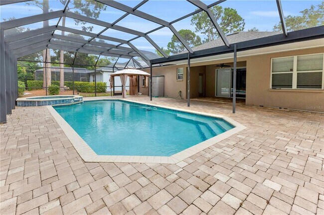 Building Photo - 721 Stonecrest Dr