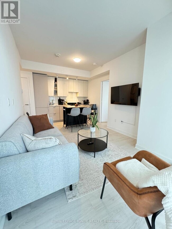 Photo du bâtiment - 3883-3883 Quartz Rd